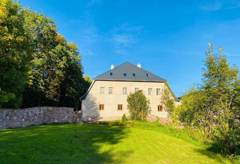Трехместный Номер Deluxe, Zamek Sarny   Schloss Scharfeneck