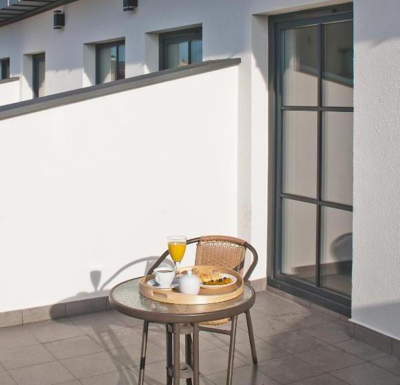 اتاق لوکس با بالکن, Apartamenty Gostyń