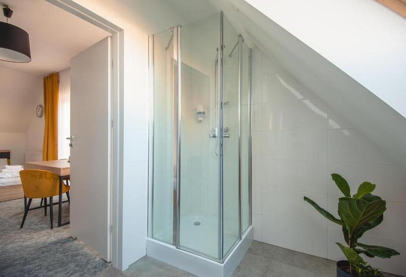 اتاق راحتی سه تخته, Apartamenty Gostyń