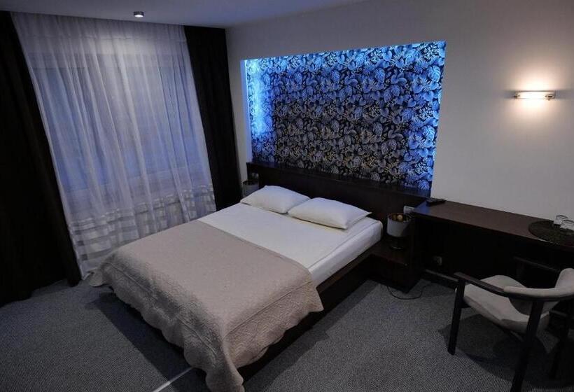 Номер Deluxe, Azymut Hotel & Restaurant