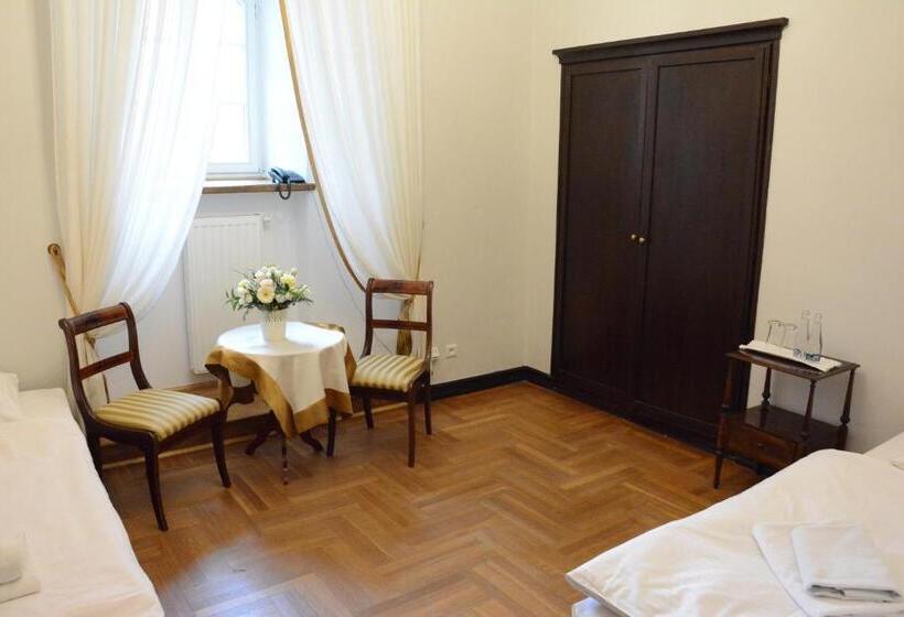 استودیوی استاندارد, Palac W Rybnej