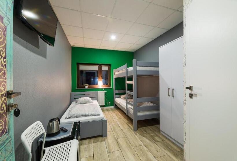 غرفة قياسية ثلاثية, Hostel Filip 2