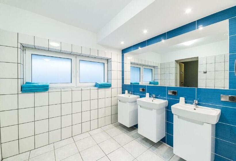 سرير فى غرفة مشتركه, Hostel Filip 2