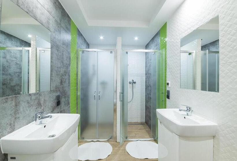 سرير فى غرفة مشتركه, Hostel Filip 2