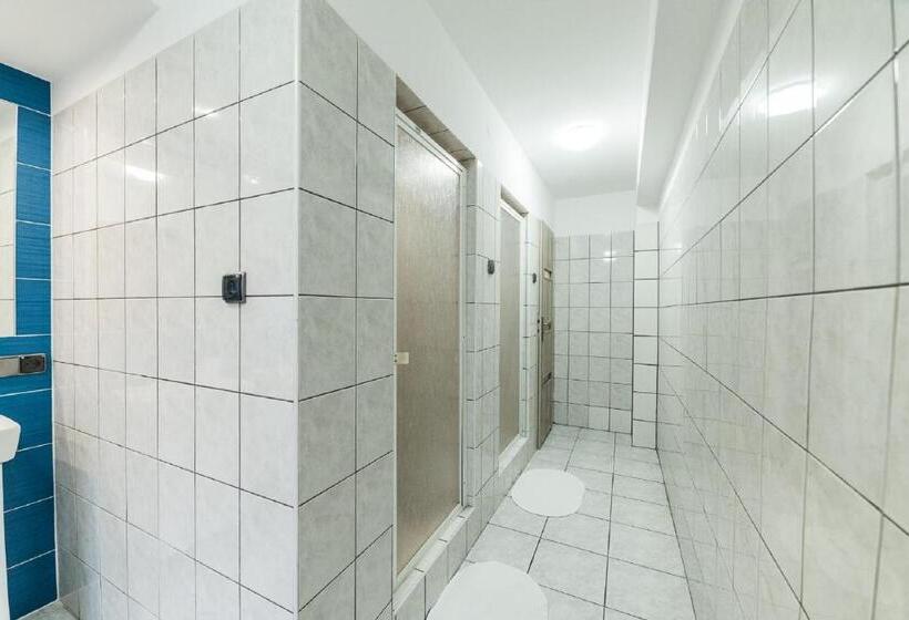 سرير فى غرفة مشتركه, Hostel Filip 2