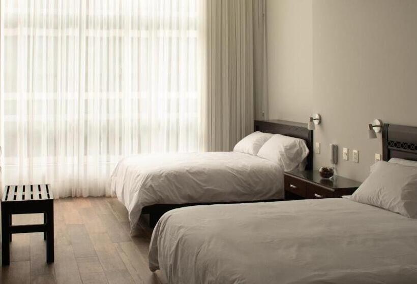 Президентский Люкс, Lima Host