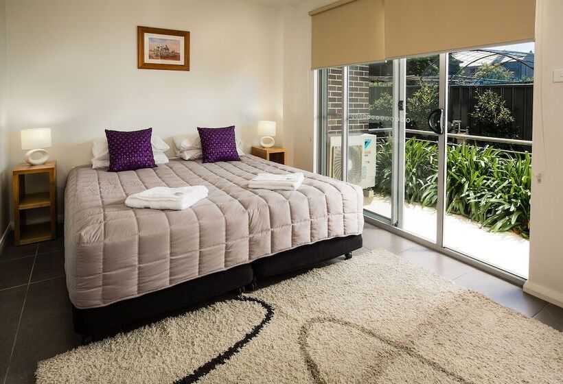 Апартаменты Deluxe 2 Спальни, Charlestown Executive Apartments
