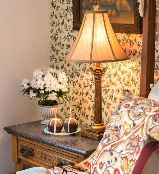 Номер Стандарт с Гидромассажем, Washington House Inn