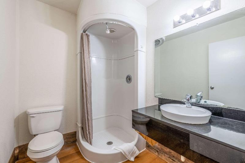 Стандартный Номер Кровать Кинг, Rodeway Inn