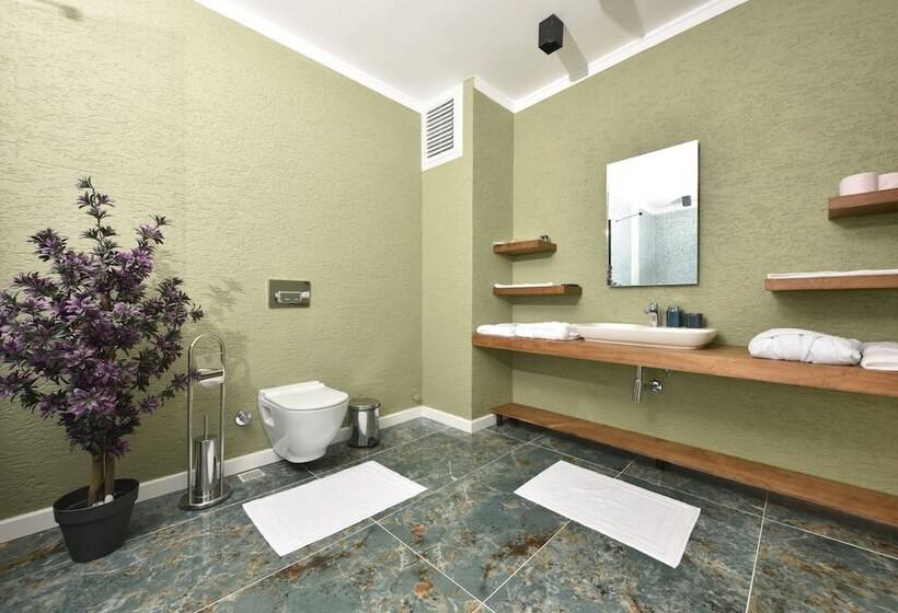 Номер Стандарт, Istanbul Airport Treekos Suite