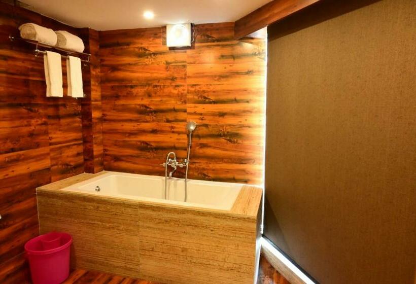 Номер Стандарт, Silkhouse Premier