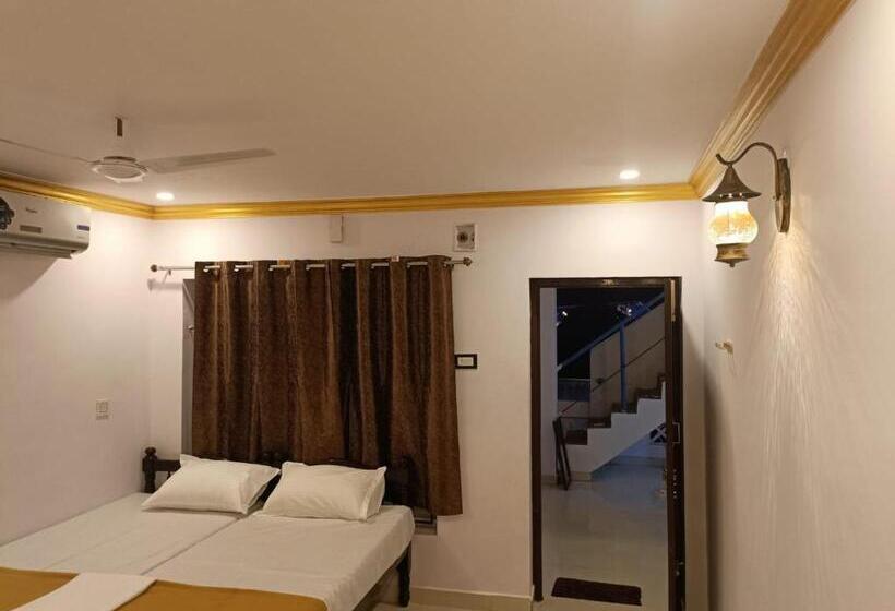 Семейный Номер, Sea Waves Rooms