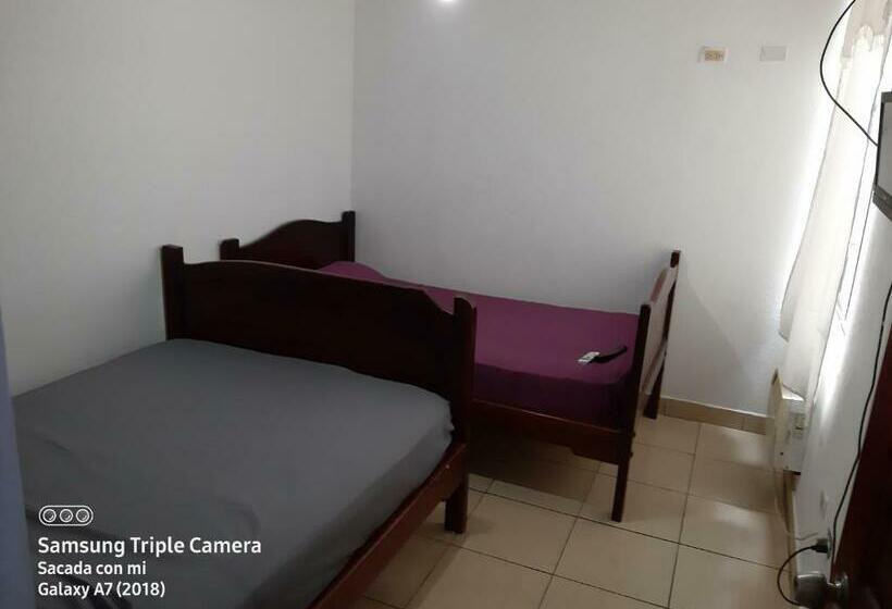 스탠다드 트리플 룸, Hostal Samary