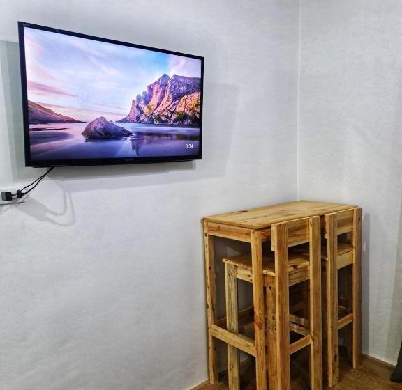 إستوديو قياسى, Mesatierra Garden Residences