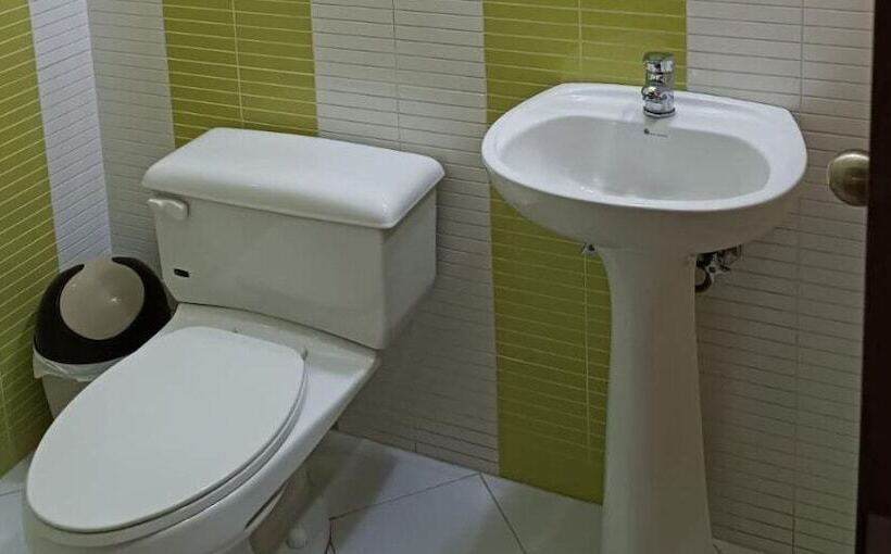 Семейный Номер, Nice Hostal El Quinche
