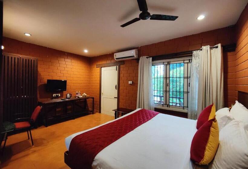 اتاق لوکس با بالکن, Ibex River Resort, Pollachi