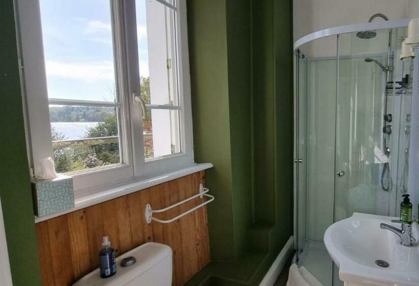 Номер Стандарт Вид на Озеро, The Place To B & B