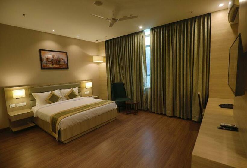 جناح ديلوكس, Goa Country Club