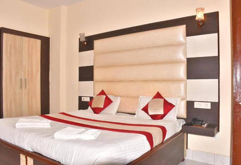 Номер Стандарт, Sidhartha Walking Distance From Tajmahal