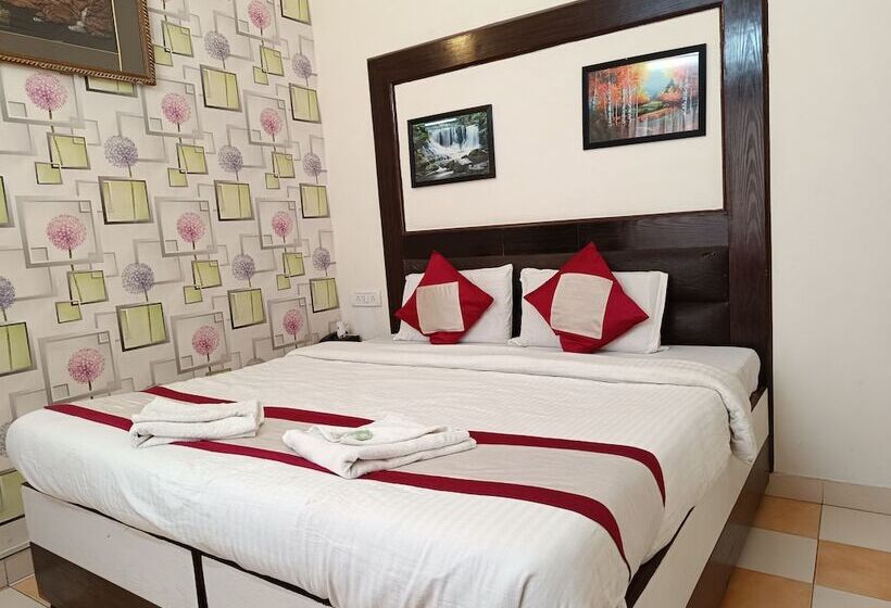 Номер Стандарт, Sidhartha Walking Distance From Tajmahal