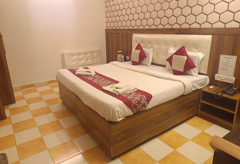 Номер Стандарт, Sidhartha Walking Distance From Tajmahal
