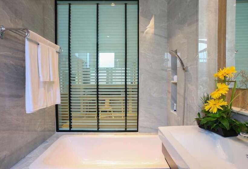 اتاق لوکس, Craft Resort & Villas, Phuket Town