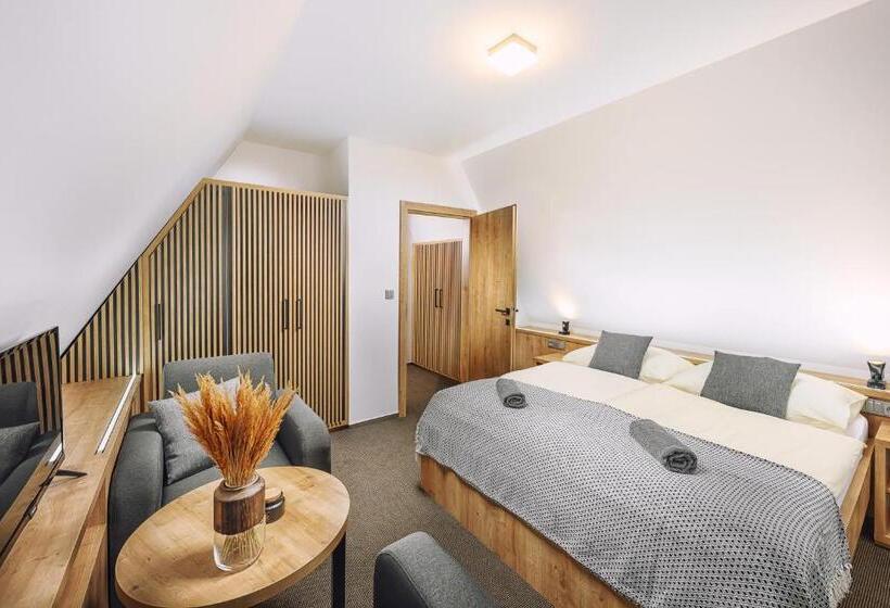Четырехместный Номер Стандарт, Resort Lucky Jasna