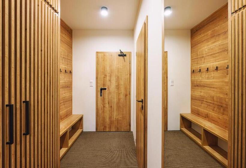 Студио Стандарт с Террасой, Resort Lucky Jasna