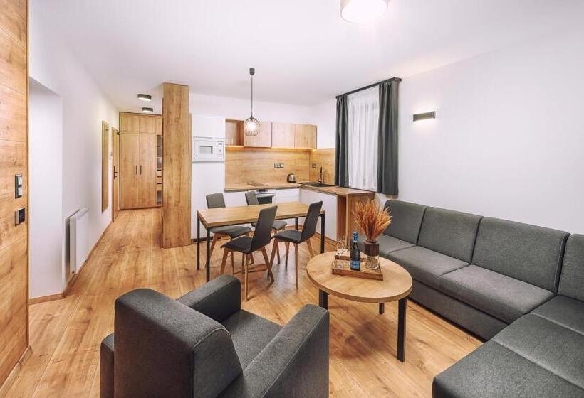 Апартаменты 1 Спальня с Террасой, Resort Lucky Jasna