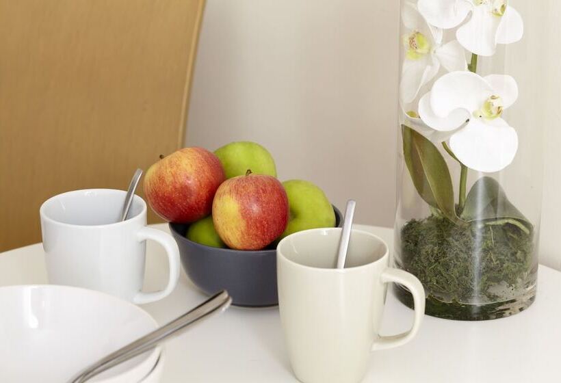 استودیوی سوپریور, B&b Belgravia