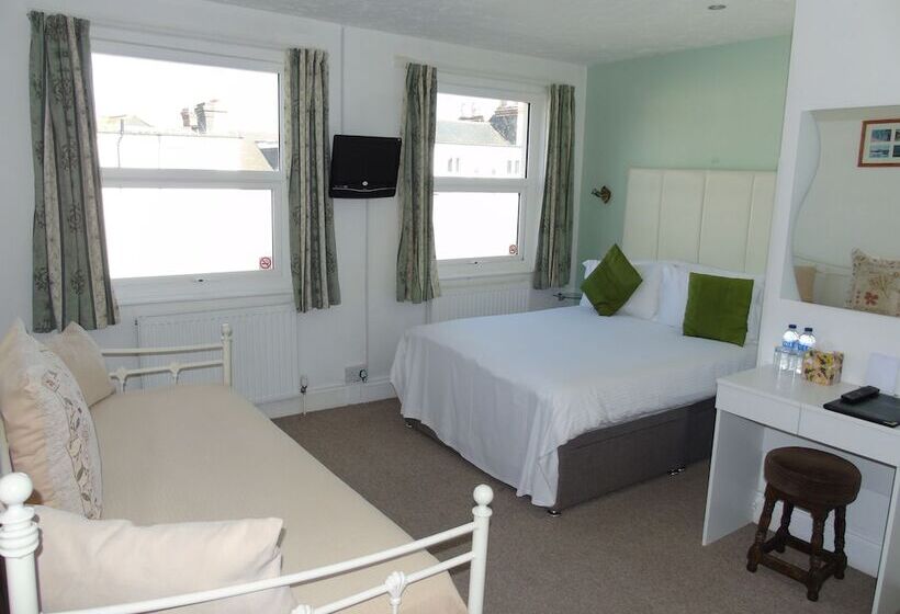 Семейный Номер, Carrington Guest House