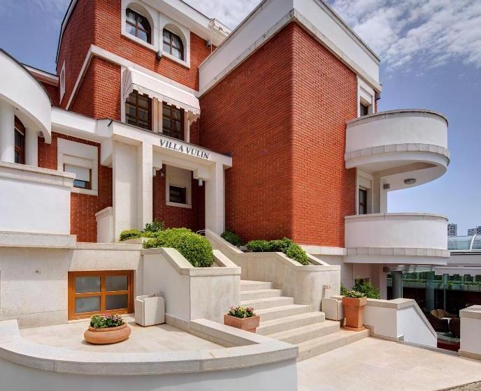 Четырехместный Номер Стандарт с Балконом, Boutique Hotel Villa Vulin