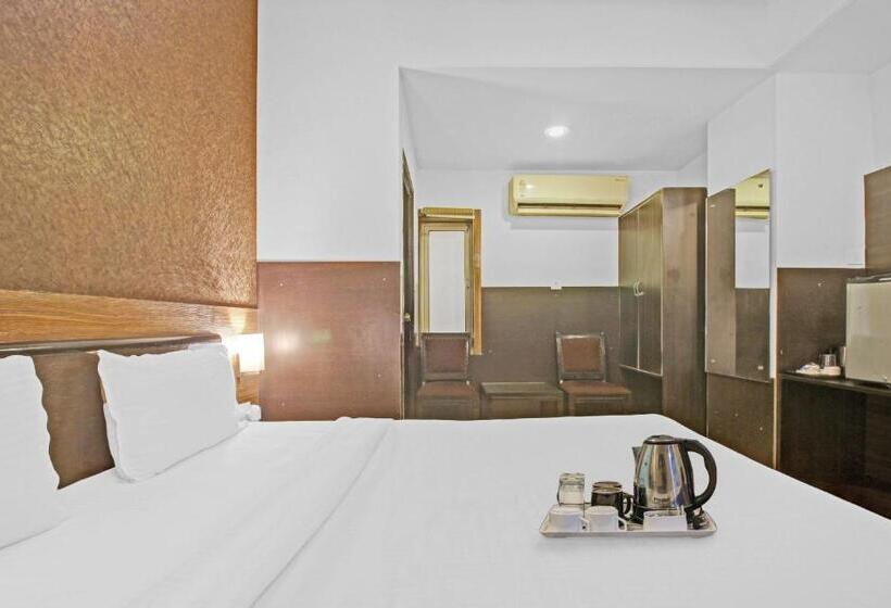 Трехместный Номер Deluxe, Super Townhouse Oak Madhapur Nera Regency