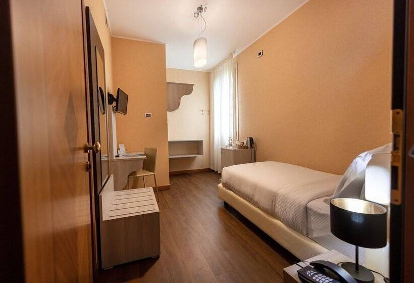 Номер Economy Индивидуальный, Gardone Palace