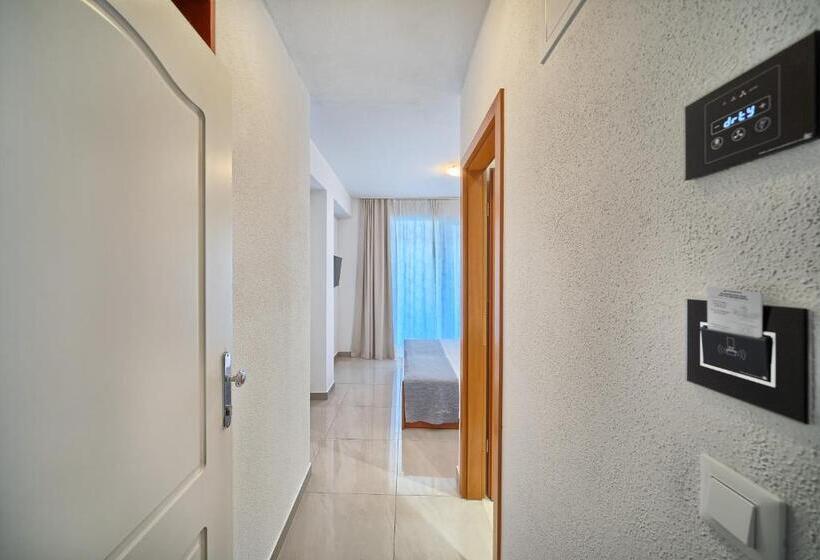 חדר דלוקס עם מרפסת, Sunset Split Rooms