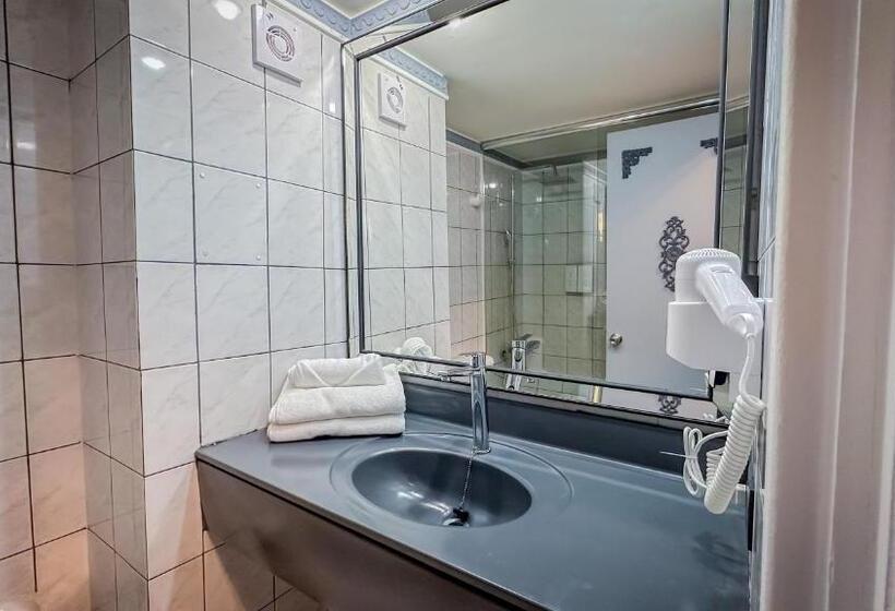 Üç Kişilik Standart Oda, Gran Hotel Versalles Puerto Montt