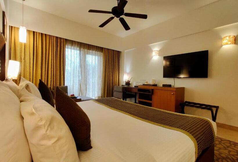 Номер Классика Кровать Кинг, Fariyas Resort, Lonavala