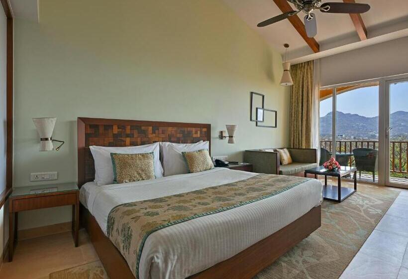 Номер Классика Кровать Кинг, Fariyas Resort, Lonavala