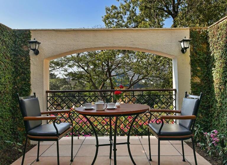 Полулюкс, Fariyas Resort, Lonavala