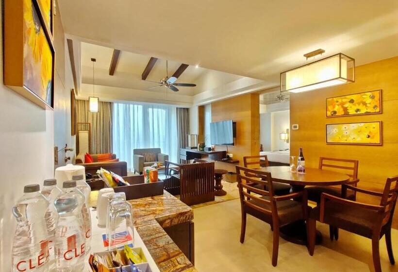 Люкс Классика, Fariyas Resort, Lonavala