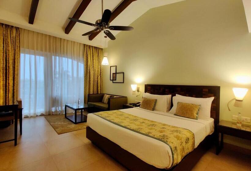Номер Классика Кровать Кинг, Fariyas Resort, Lonavala