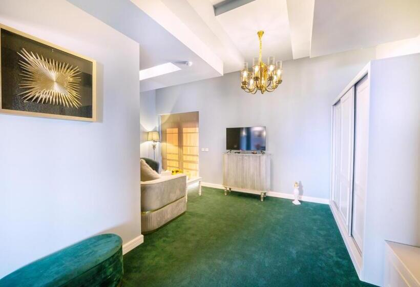 스위트, Phoenicia Comfort