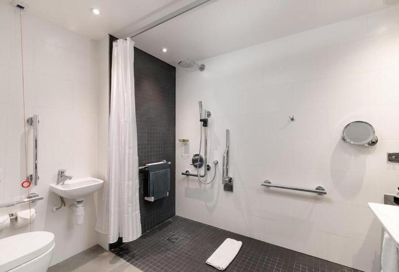 اتاق استاندارد با تخت بزرگ برای معلولان, Intercontinental London  The O2