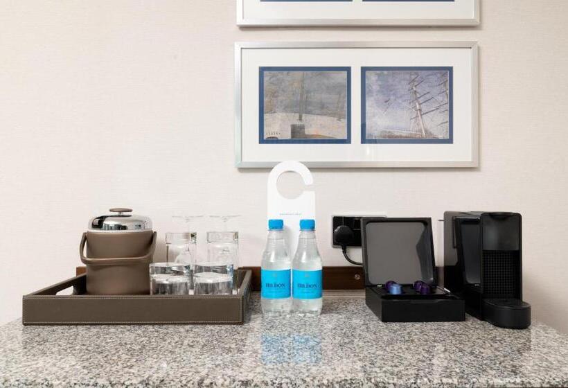 اتاق استاندارد با تخت بزرگ برای معلولان, Intercontinental London  The O2