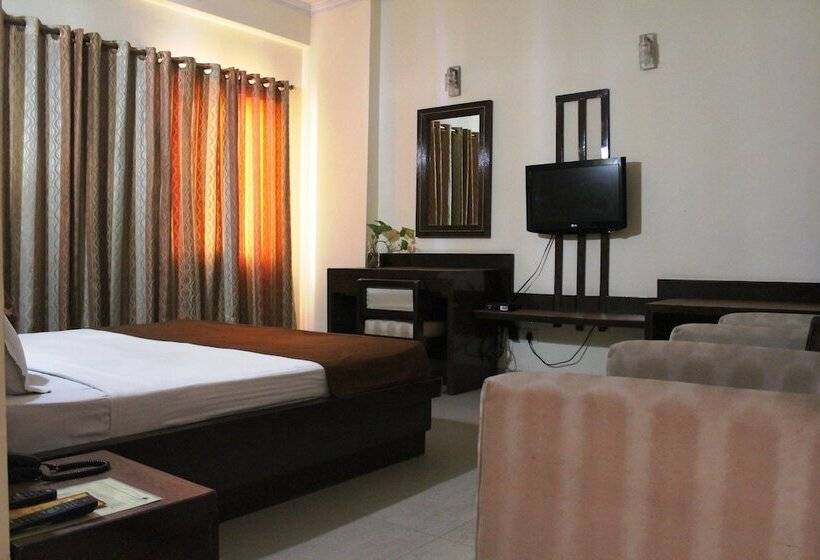 غرفة ديلوكس, Maiden Residency