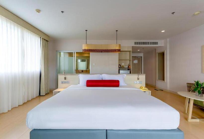 테라스 주니어 스위트, Ramada By Wyndham Phuket Deevana