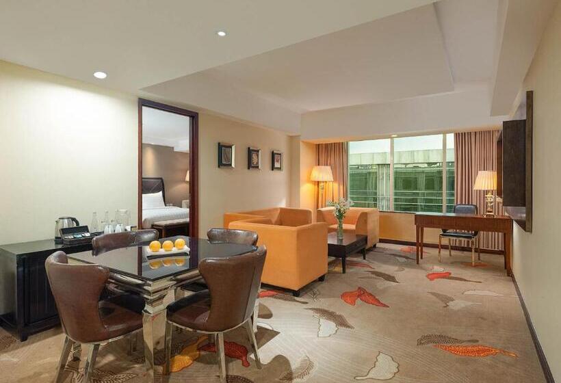 Президентский Люкс, The Alana Yogyakarta Hotel And Convention Center