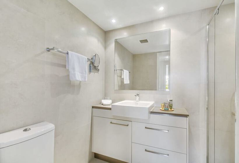 شقة ديلوكس غرفة نوم واحدة مطلة على البحر, The Lookout Resort Noosa