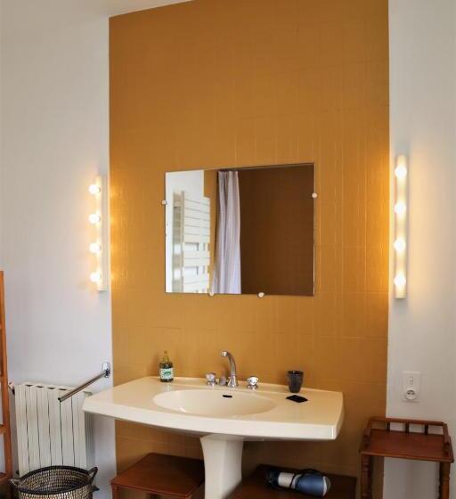 Номер Стандарт Трехместный, Le Bonheur  Suite Cognac