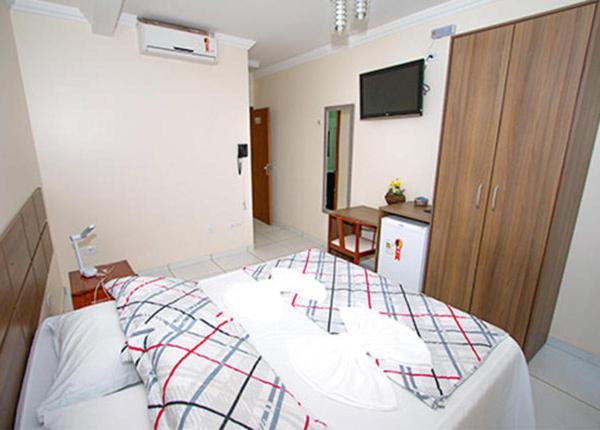 Suite cu balcon, Borari